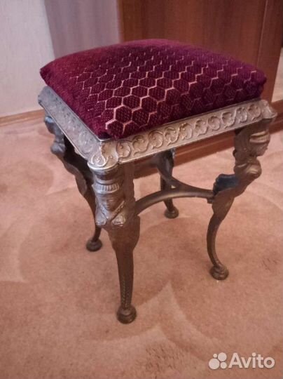 Антикварный пуф, литье