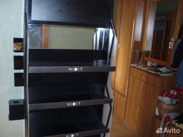 Полки стеллажи