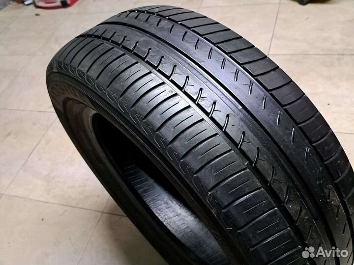 Yokohama BluEarth AE01 215/60 R16 99H