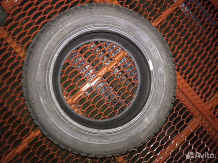 Gislaved Nord Frost 200 225/55 R16