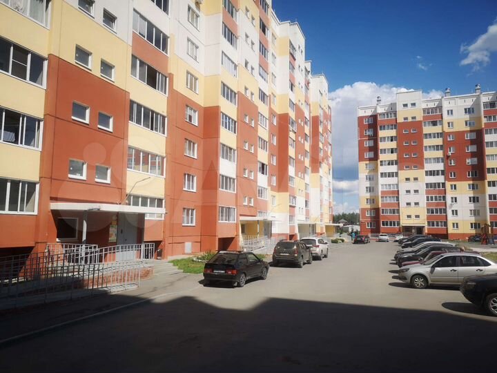 2-к. квартира, 57 м², 1/10 эт.