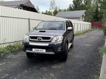 Toyota Hilux 3.0 AT, 2010, 262 000 км, с пробегом, цена 2 150 000 руб.