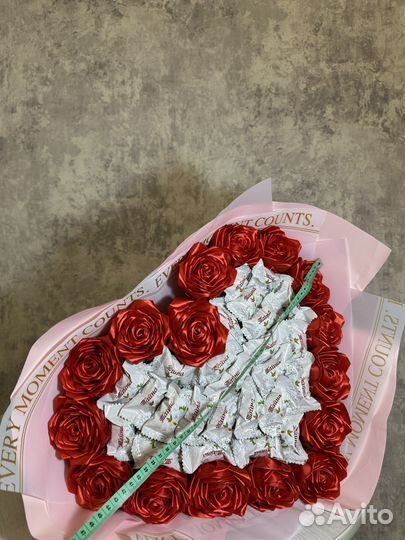 Букет из атласных роз