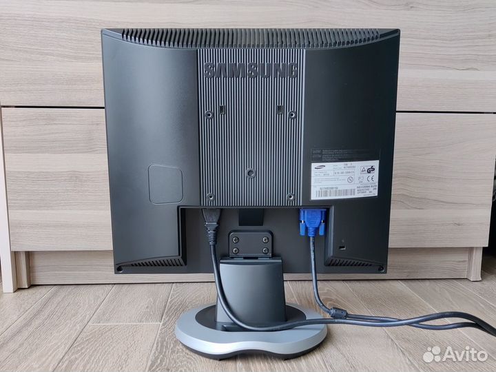 Монитор Samsung 710N 17