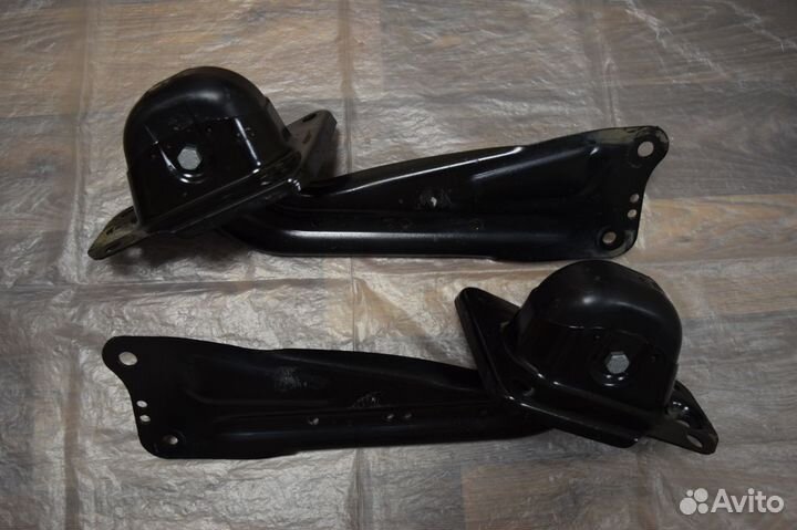 Задний левый правый рычаг Tiguan 2 Тигуан