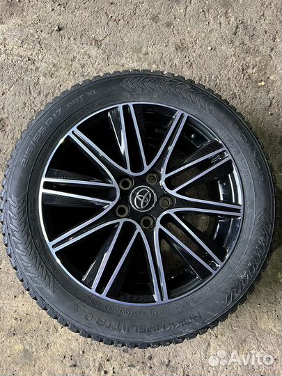 Nokian Tyres Hakkapeliitta 8 215/55 R17