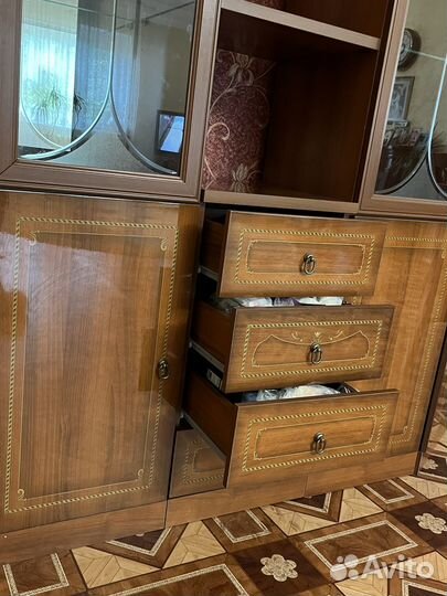 Стенка в гостиную бу 200см \190