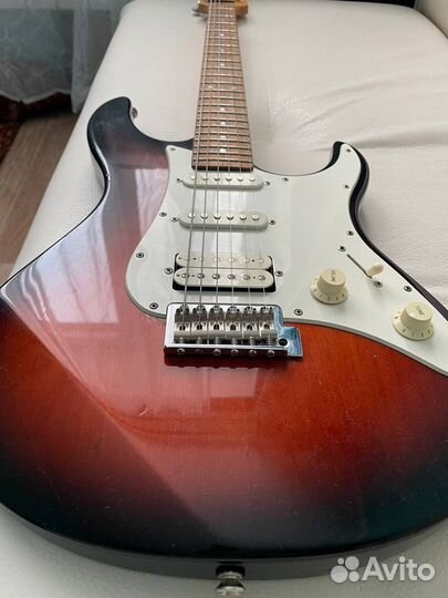 Электрогитара Yamaha pacifica 112j
