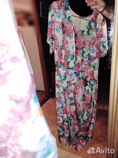 Платье нарядное большое ниже колена