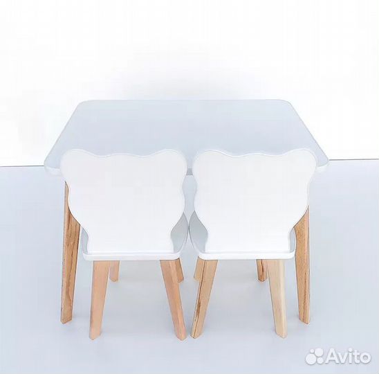 Новый комплект детской мебели стол и стульчики