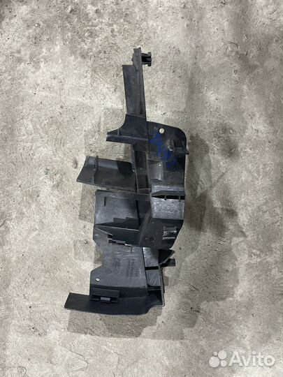 Кронштейн замка двери передний правый ford focus 3