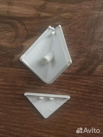 Комплект уголков и заглушек на плинтус столешницы