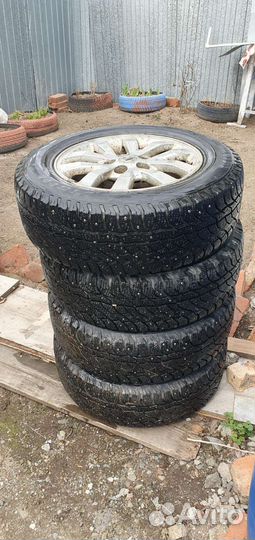 R16 Viatti Bosco Nordico V-523 215/65, PCD 5x114.3 DIA 66.1