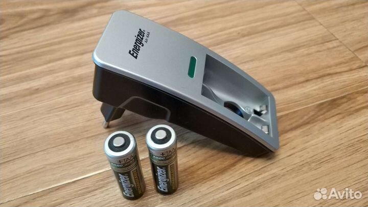Зарядное устройство Energizer AA AAA