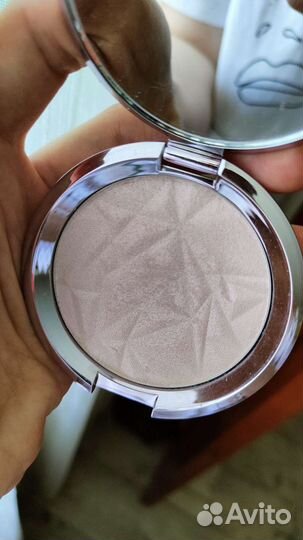 Хайлайтер becca prismatic amethyst