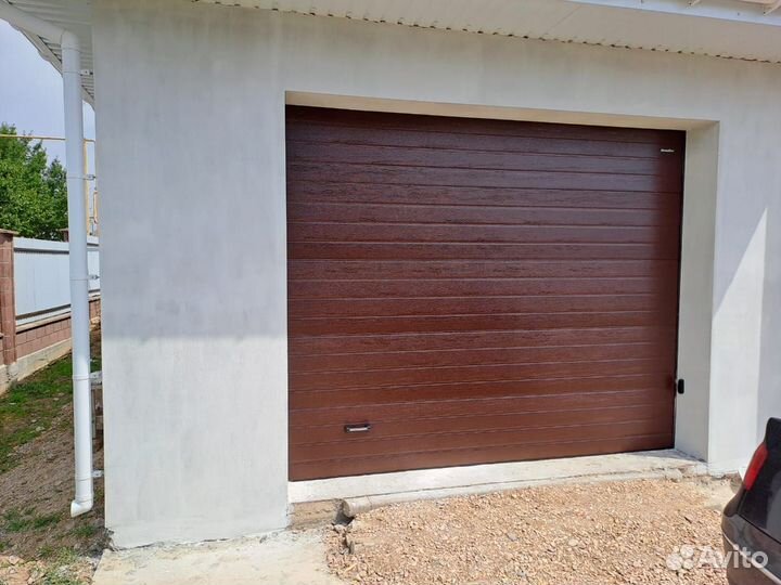 Секционные ворота