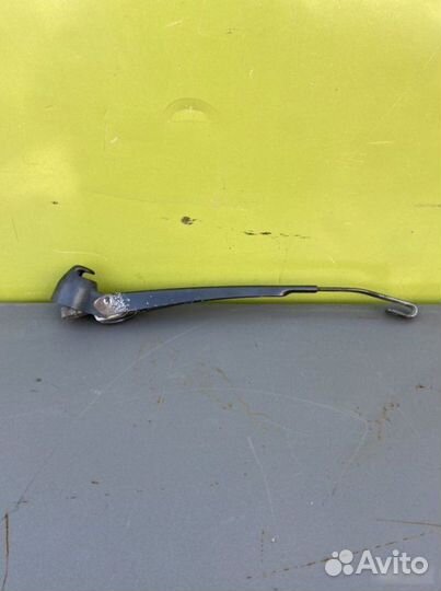 Дворник багажника Mercedes C-Class W203