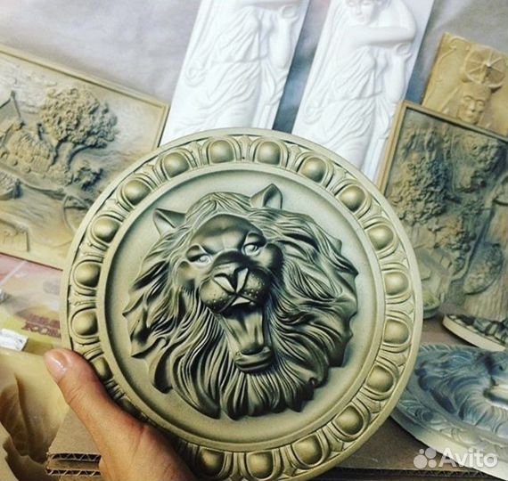 Барельеф камень