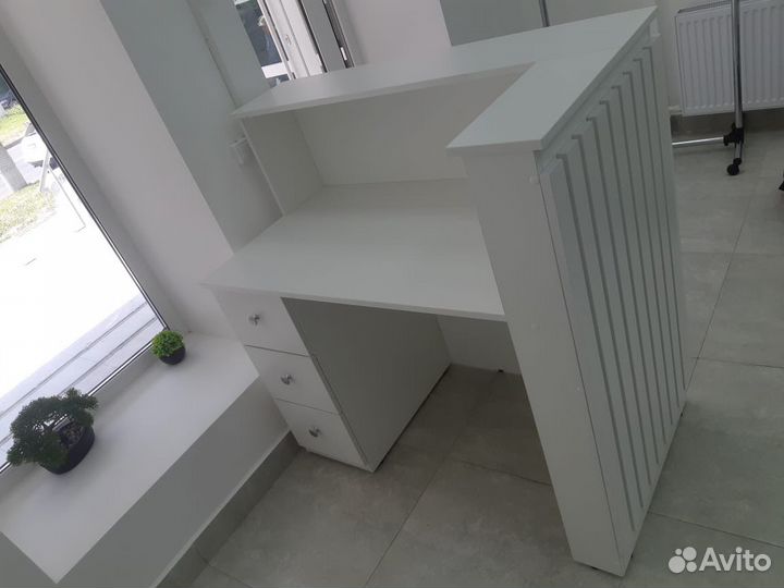 Стойка администратора, ресепшен