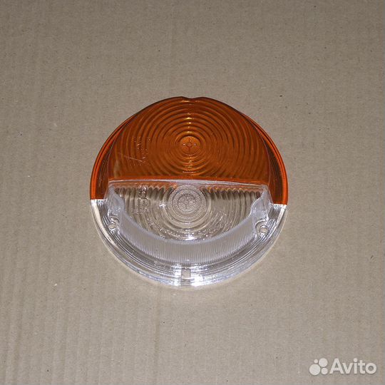 Рассеиватель переднего фонаря белый-желтый камаз