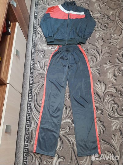 Спортивный костюм женский