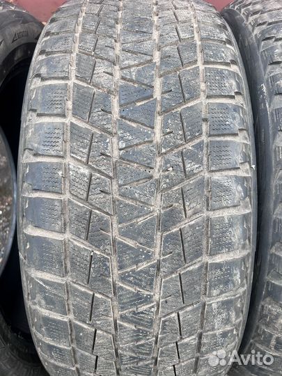 Bridgestone Blizzak DM-V1 275/50 R22