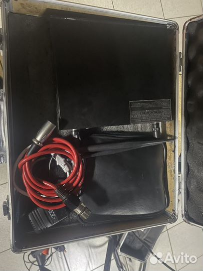 Радиосистема с петличным головным миикрофоном