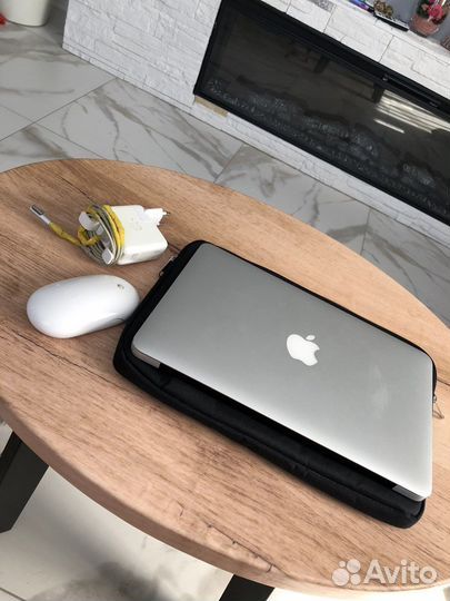 Apple MacBook Air 11 A1370 2010