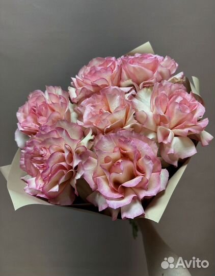 Доставка цветов и букетов