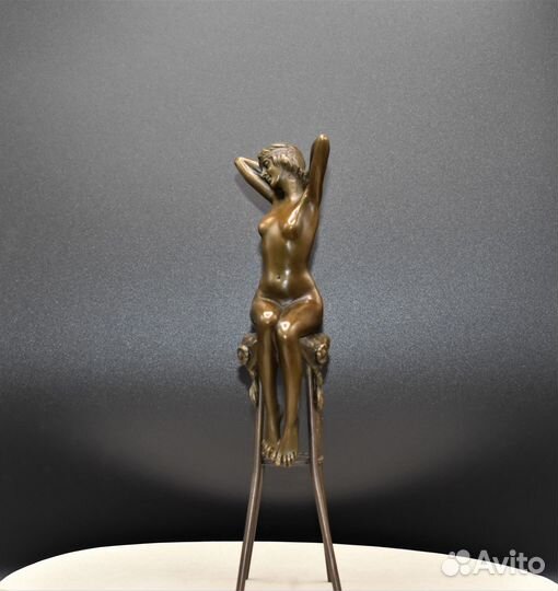 Бронзовая статуэтка 