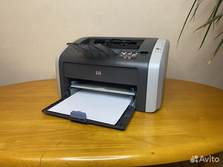 Принтер HP 1010