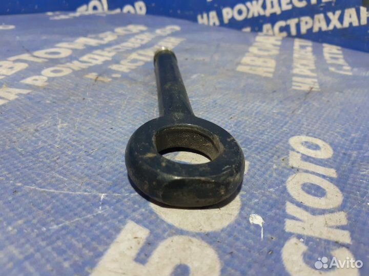 Буксировочный крюк Hyundai Getz хэтчбек 2006