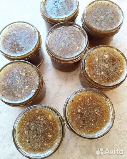 Мед волшебный для него