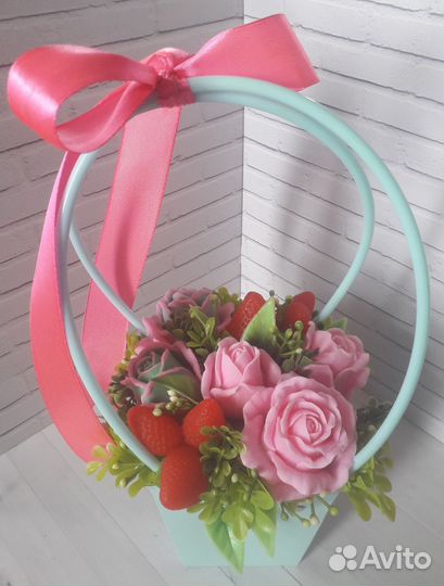 Композиция из мыла ручной работы в сумочке