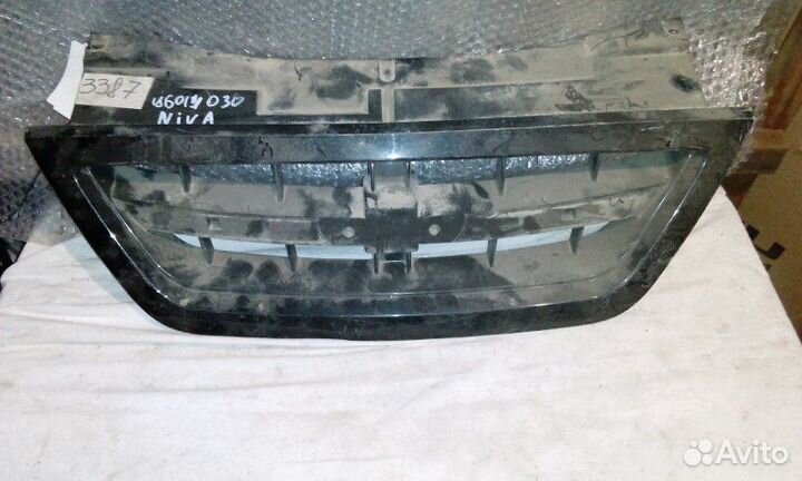 Решетка радиатора передняя Chevrolet Niva