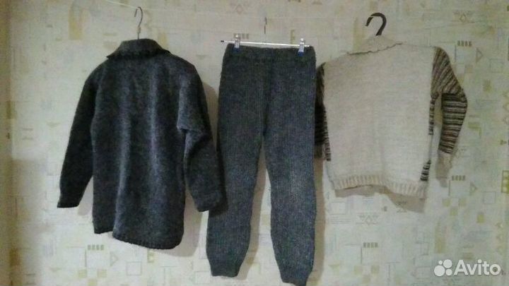 Продам новые шерстяные вязаные штаны и две кофты