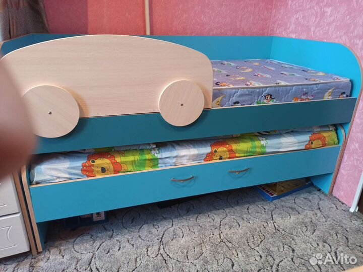 Двухъярусная кровать бу с матрасами