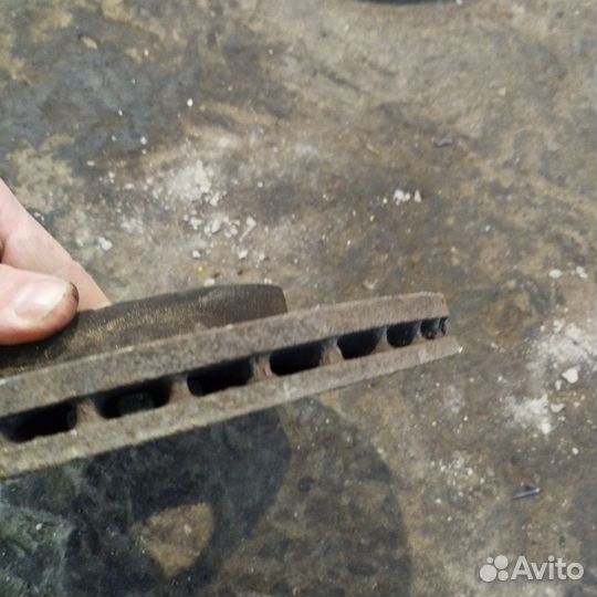 Диск тормозной перед Рено Сандеро 2