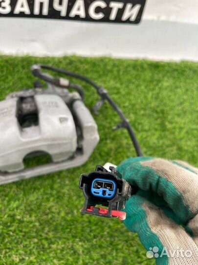 Суппорт тормозной задний правый Tesla Model Y 2021