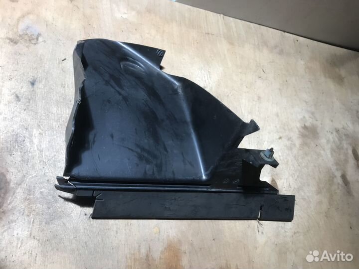 Ford Focus 2 2010 Воздухозаборник радиатора правый