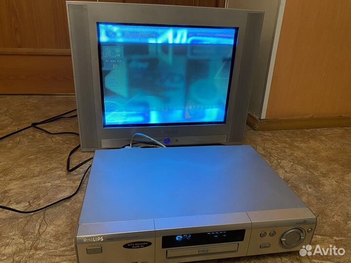 DVD плеер Philips с дисками