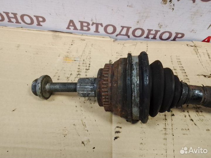 Полуось привод передний левый Audi 100 45 2.6АКПП