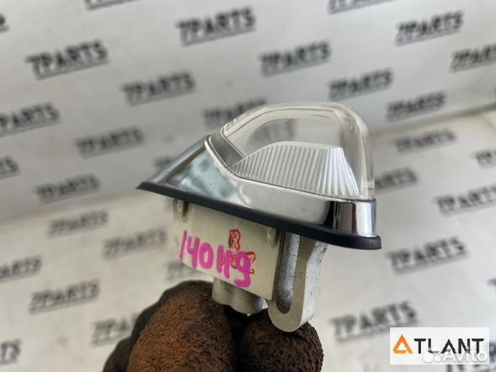 Маячок на крыло переднее правое toyota crown