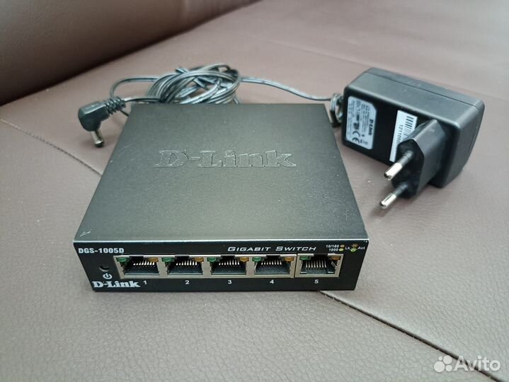 Коммутатор (свитч) D-Link (DGS-1005D/J2)