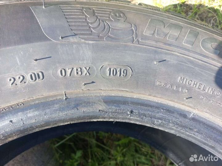 Michelin X-Ice North 4 215/65 R16