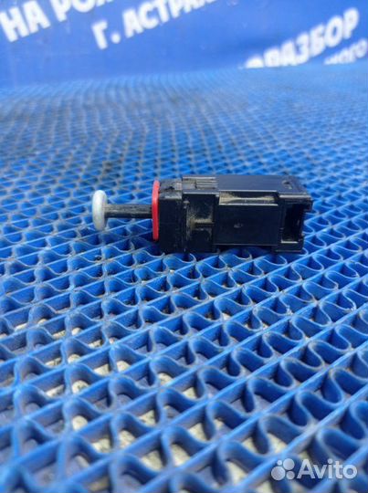 Датчик педали тормоза Opel Astra Gtc купе Z18XER