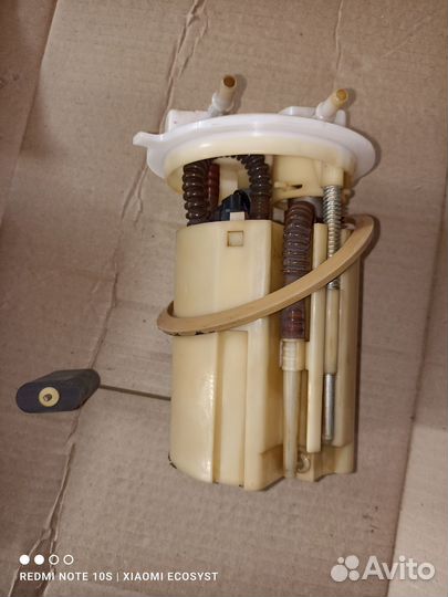 Насос топливный LADA Priora 2010г б.у