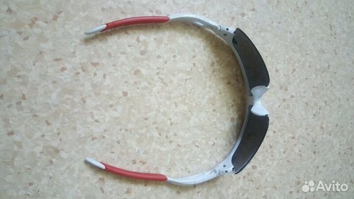 Очки солнцезащитные