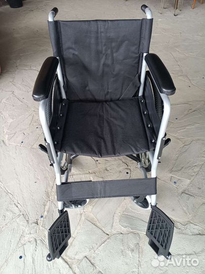 Кресло-коляска для инвалидов новая