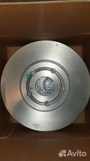 Продаю задние тормозные диски toyota avensis 250